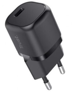 Alternative view of Cargador compacto trust maxo/ 1xusb tipo-c/ 20w